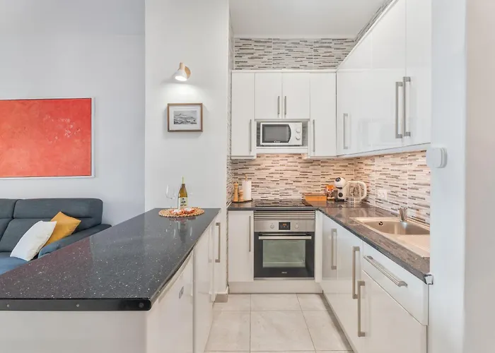 Yucca Park 1 Bed アデヘ