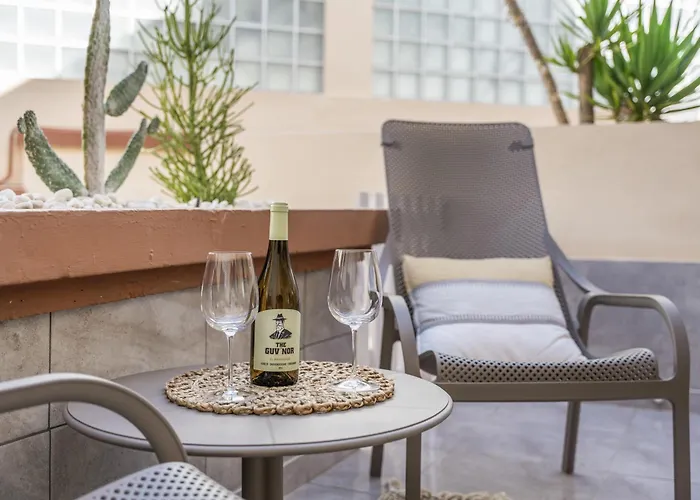 Yucca Park 1 Bed * アデヘ