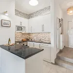 Апартаменты Yucca Park 1 Bed Адехе