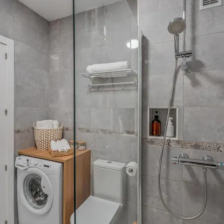 Yucca Park 1 Bed Apartment *