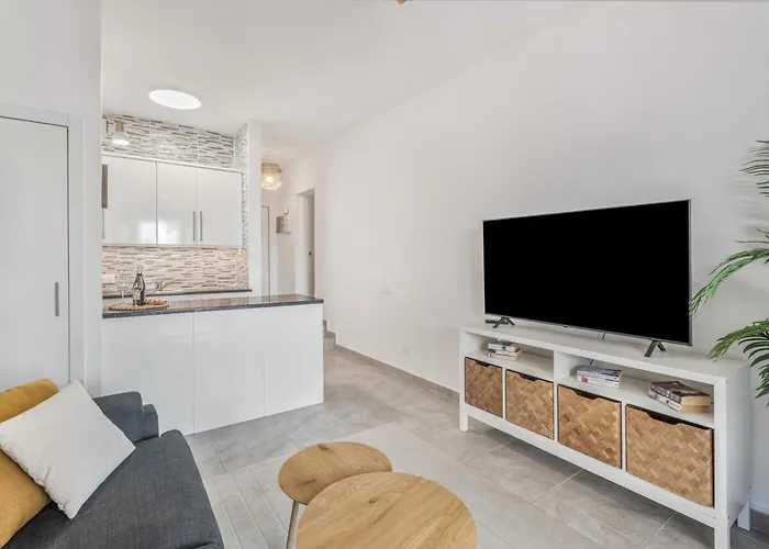 Yucca Park 1 Bed * Адехе